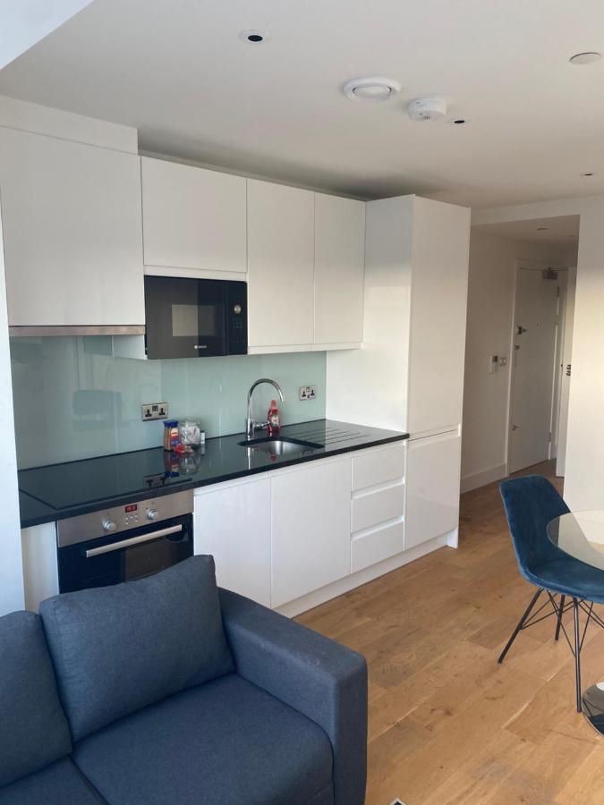 Morden 1 Bedroom City- Apt Central Stylish Living Croydon Exterior foto